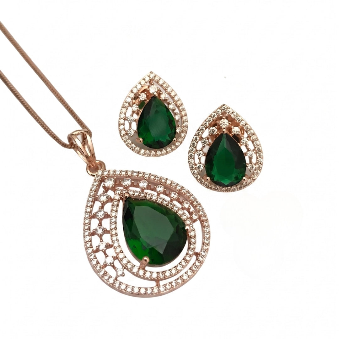 Breathtaking Teardrop-Shaped Pendant Set