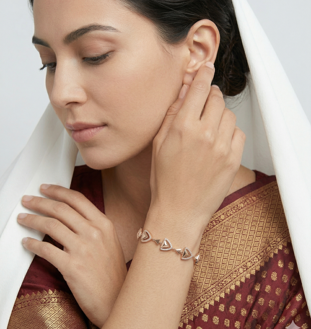 Gold Triangle Link Bracelet