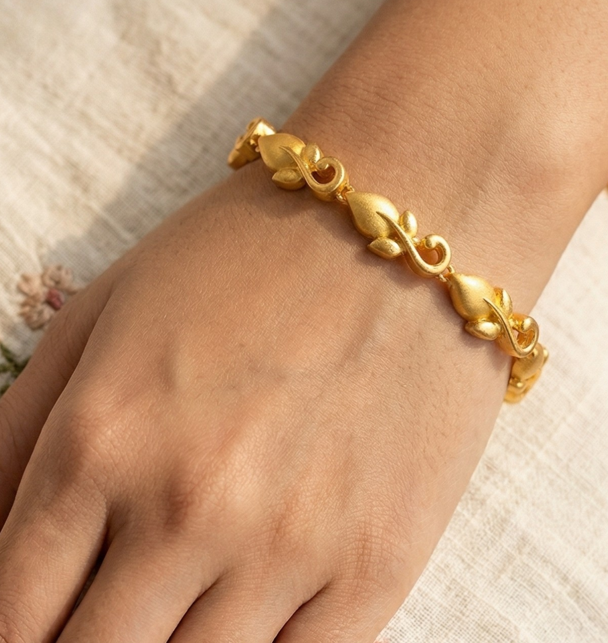 Leaf Motif Bracelet
