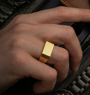 Linear Ribbed Signet Ring