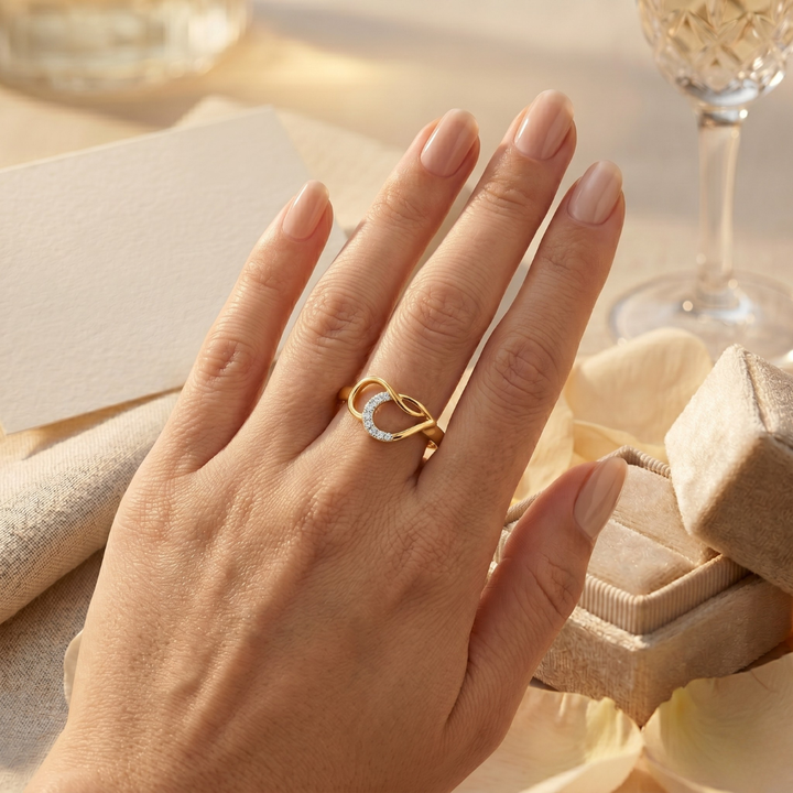 Tangled Glimmer Diamond Ring